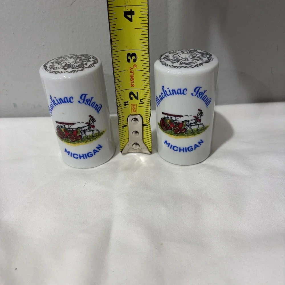 Mackinac Island Souvenir Salt Pepper Set Vintage‎ 3